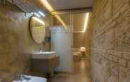 In-room Bathroom 2 Los Patios Hotel