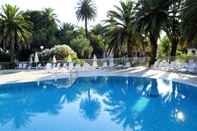 Swimming Pool Le Domaine du Mas Blanc by Popinns