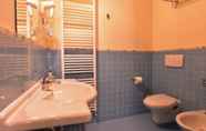 Toilet Kamar 3 Standard Hotel Udine