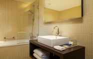 Toilet Kamar 2 Park Inn by Radisson Antwerpen