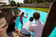 Swimming Pool Landhotel Beverland