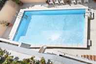 Swimming Pool Hotel Majore