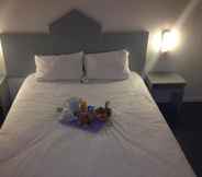 Bedroom 7 Sure Hotel by Best Western Porte de Dieppe