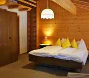 ห้องนอน 6 Hotel Alpina