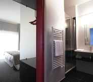 ห้องน้ำภายในห้อง 4 Hôtel Mercure Nantes Ouest Saint-Herblain Zenith