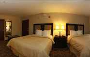 Bedroom 6 Comfort Suites At Kennesaw State University