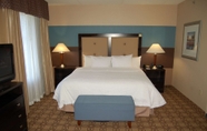 Bedroom 5 Hampton Inn & Suites Charlotte Airport