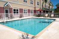 Swimming Pool Country Inn & Suites by Radisson, Bradenton-Lakewood Ranch, FL