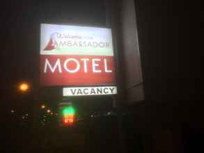 Bangunan 4 Ambassador Motel