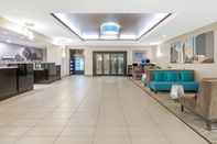 Lobby La Quinta Inn & Suites by Wyndham Oklahoma City -Yukon