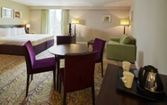 Bedroom 4 Courtyard by Marriott London Gatwick Airport