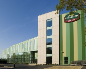 Exterior 4 Courtyard by Marriott London Gatwick Airport