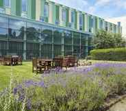 Common Space 3 Courtyard by Marriott London Gatwick Airport