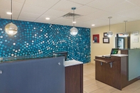 Lobby La Quinta Inn & Suites by Wyndham Mathis