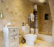 In-room Bathroom 7 The Miller Of Mansfield Goring