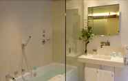In-room Bathroom 4 Hotel Museu Llegendes de Girona