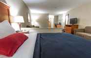 Bedroom 5 Days Inn & Suites by Wyndham Edmonton Airport