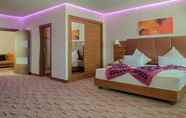 Kamar Tidur 5 Airport Global Hotel