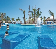 Swimming Pool 6 Riu Emerald Bay All Inclusive