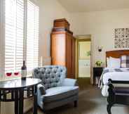 Bedroom 2 Maison Fleurie, A Four Sisters Inn