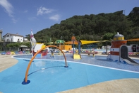 Swimming Pool Medplaya Aparthotel Sant Eloi