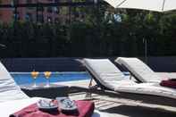 Swimming Pool Hotel Nuevo Boston