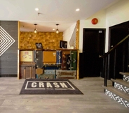 Lobby 3 Crash Hotel Squamish