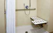 In-room Bathroom 4 Hampton Inn & Suites Arroyo Grande/Pismo Beach Area, CA