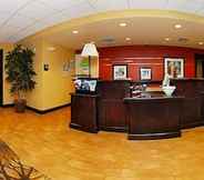 Lobi 2 Hampton Inn & Suites Casper