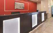 Lobby 5 La Quinta Inn & Suites by Wyndham Waxahachie