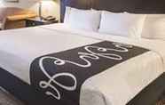 Bedroom 2 La Quinta Inn & Suites by Wyndham Waxahachie