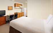 ห้องนอน 7 WoodSpring Suites St Louis St Charles