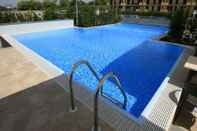สระว่ายน้ำ La Costiera Hotel