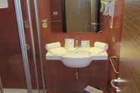 In-room Bathroom Hotel Eracle