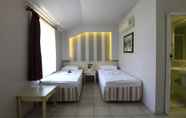 Kamar Tidur 5 Leda Beach Hotel