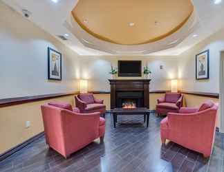 Lobby 2 Super 8 by Wyndham Hidalgo/McAllen Area