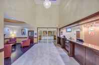 Lobby Super 8 by Wyndham Hidalgo/McAllen Area