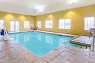 Swimming Pool La Quinta Inn & Suites by Wyndham Lawton / Fort Sill