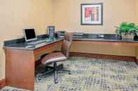 Functional Hall La Quinta Inn & Suites by Wyndham Lawton / Fort Sill