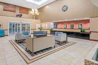 Lobby 4 La Quinta Inn & Suites by Wyndham Lawton / Fort Sill