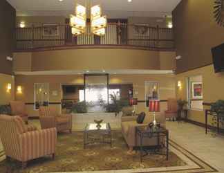 Lobby 2 La Quinta Inn & Suites by Wyndham Lawton / Fort Sill