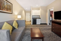 Common Space La Quinta Inn & Suites by Wyndham Houston - Magnolia