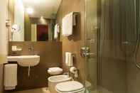 Toilet Kamar Hotel Savoy