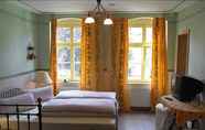 Bedroom 5 Hotel Auberge Mistral