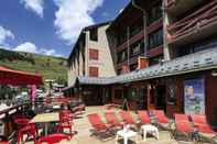 Kolam Renang Hôtel Les 2 Alpes L'Orée Des Pistes