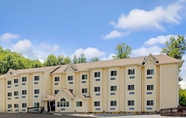 Exterior 2 Microtel Inn & Suites by Wyndham Bryson City