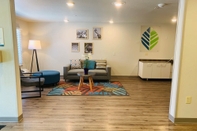 Common Space Extended Stay America Select Suites - Orlando - South