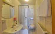 Toilet Kamar 7 Hotel Gasthof Heckl