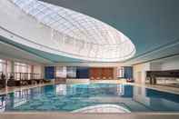 Swimming Pool New World Dalian Hotel