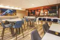 Bar, Cafe and Lounge La Quinta Inn & Suites by Wyndham Chicago Downtown